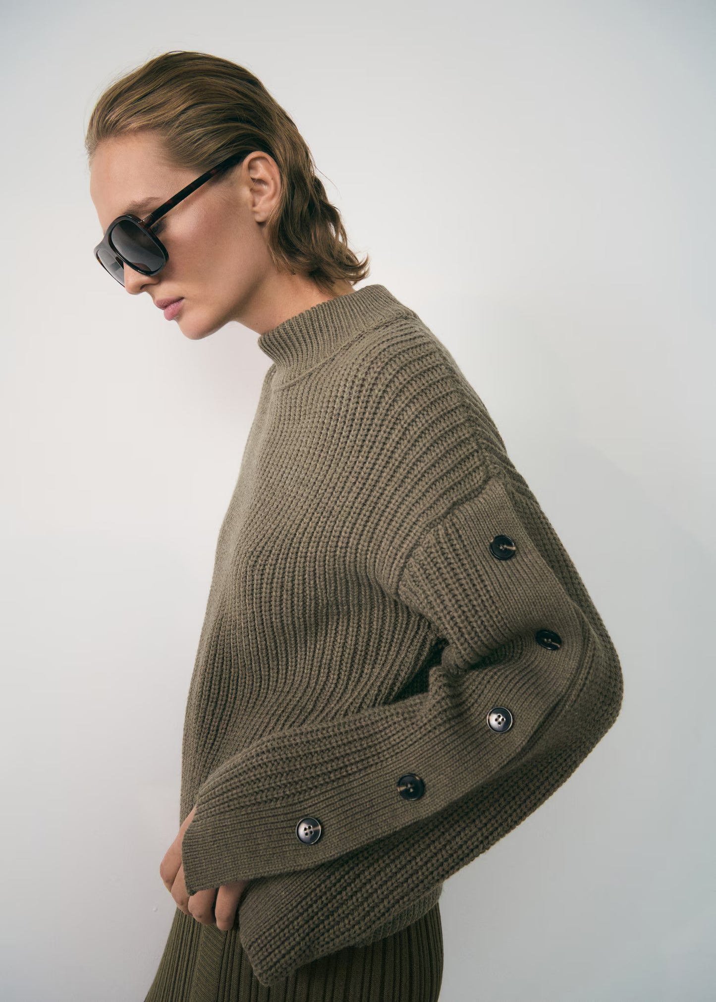 BUTTON DETAILS KNIT SWEATER